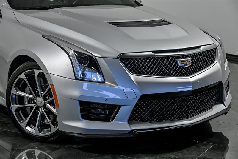 Used 2016 Cadillac ATS V w/ Luxury Package RWD image 2