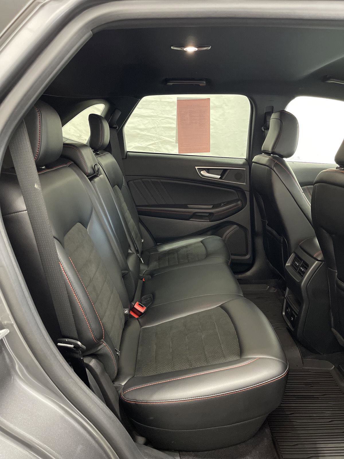 Used 2024 Ford Edge ST-Line image 16