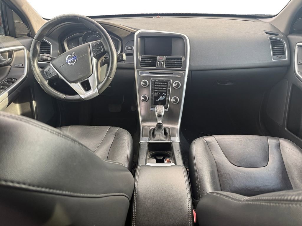 Used 2016 Volvo XC60 T5 Premier image 10