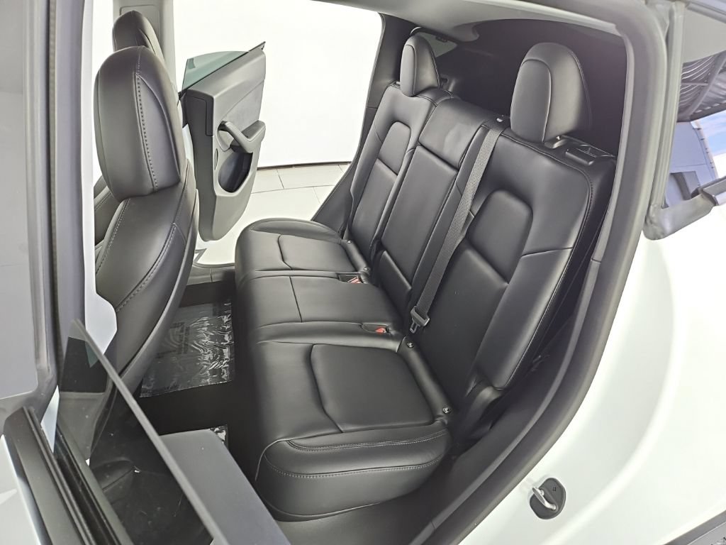 Used 2022 Tesla Model Y Long Range AWD/4WD image 20