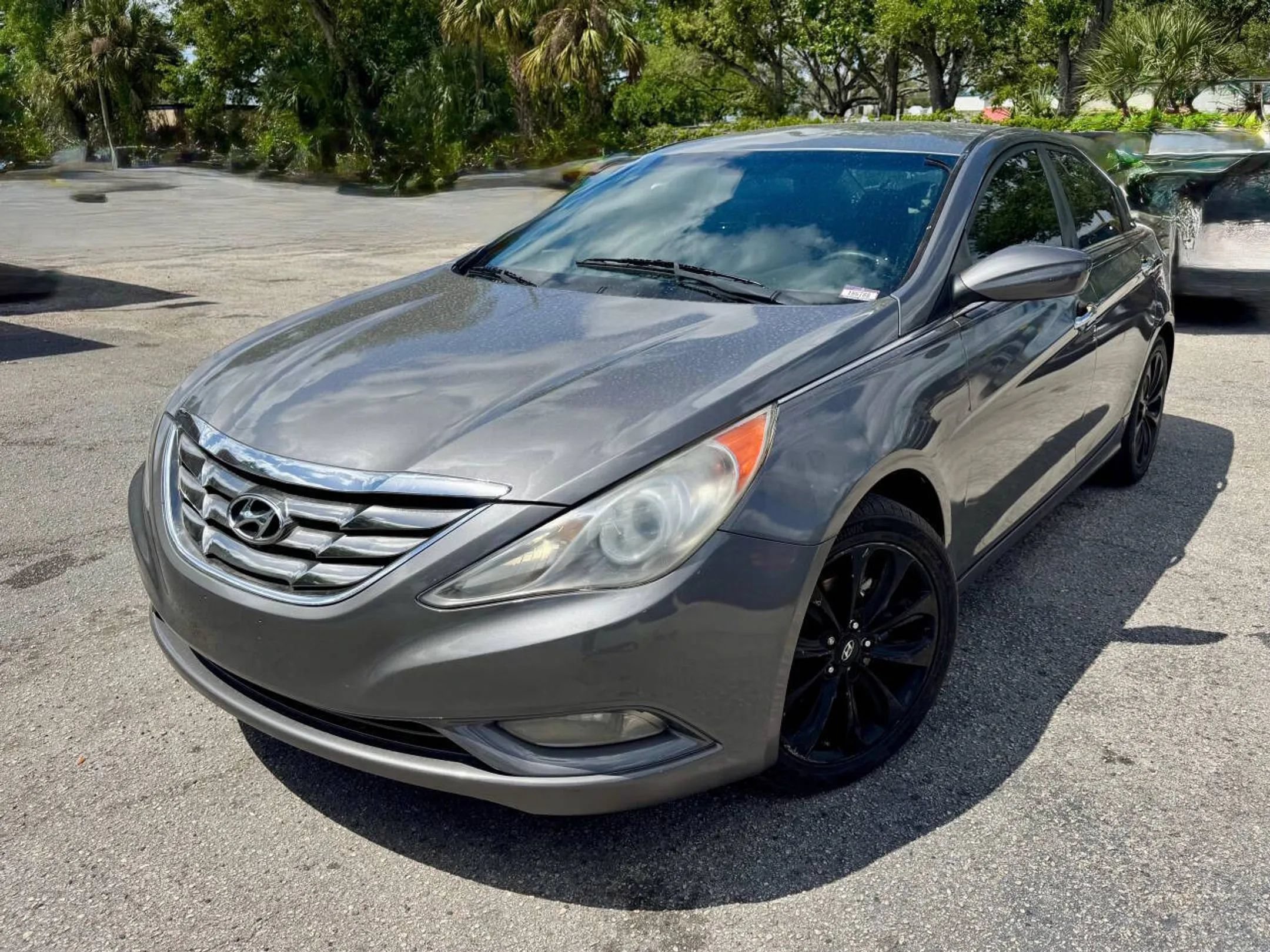 Used 2011 Hyundai Sonata SE FWD image 2