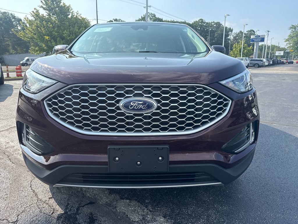 Used 2024 Ford Edge SEL w/ Convenience Package AWD/4WD image 3