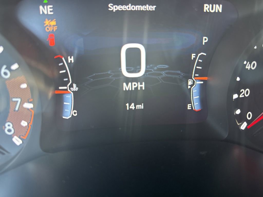 New 2025 Jeep Compass Latitude w/ Sun & Sound Group image 23