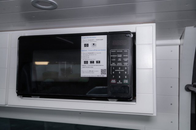 Used 2024 Mercedes-Benz Sprinter 2500 image 22