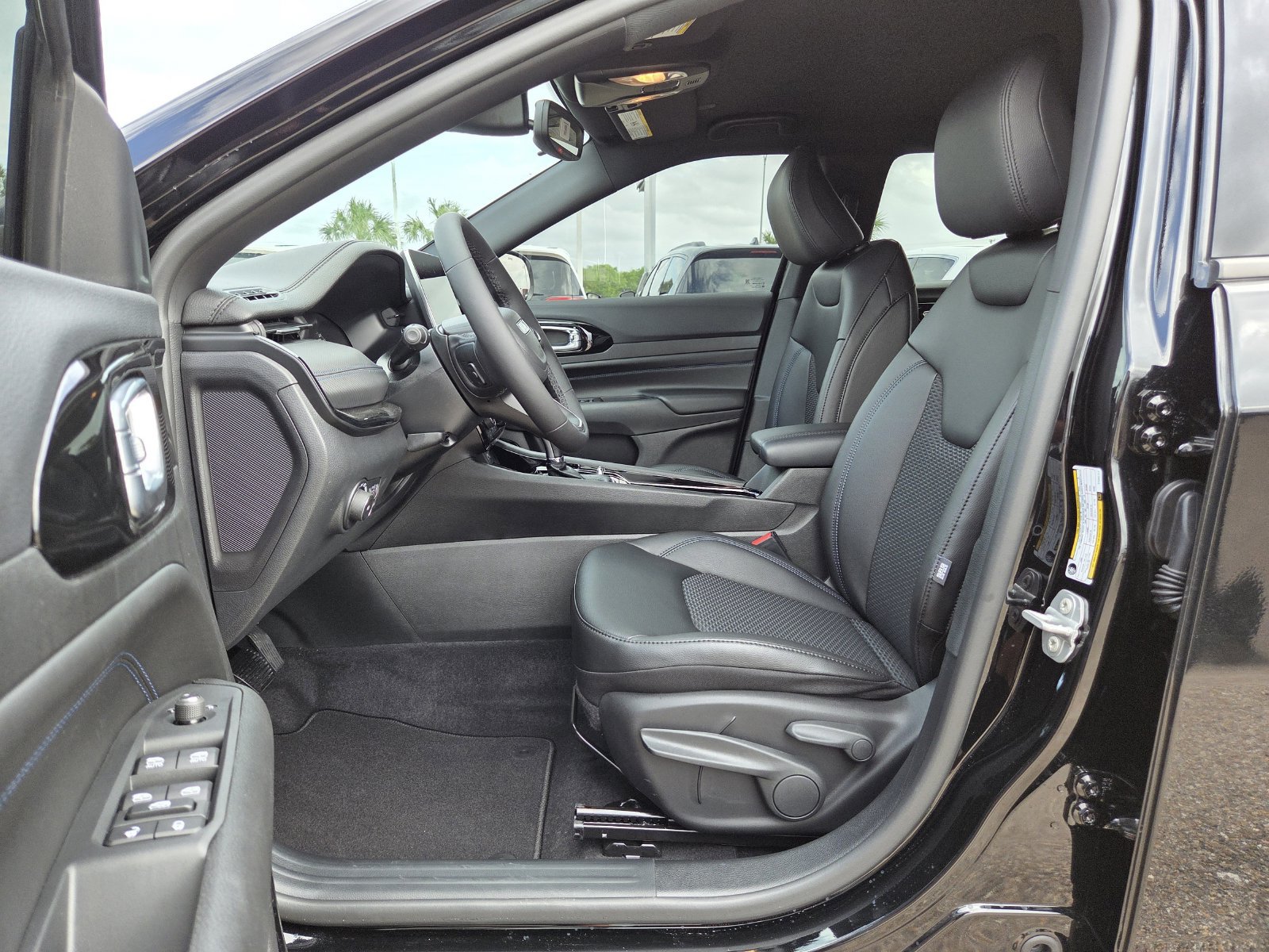 New 2026 Jeep Compass Latitude AWD/4WD image 13