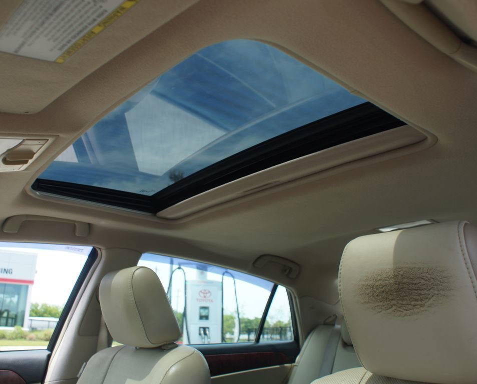 Used 2011 Toyota Avalon Limited FWD image 6