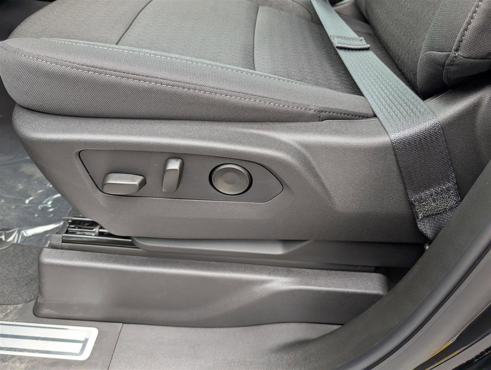 New 2026 Chevrolet Silverado 1500 LT image 17