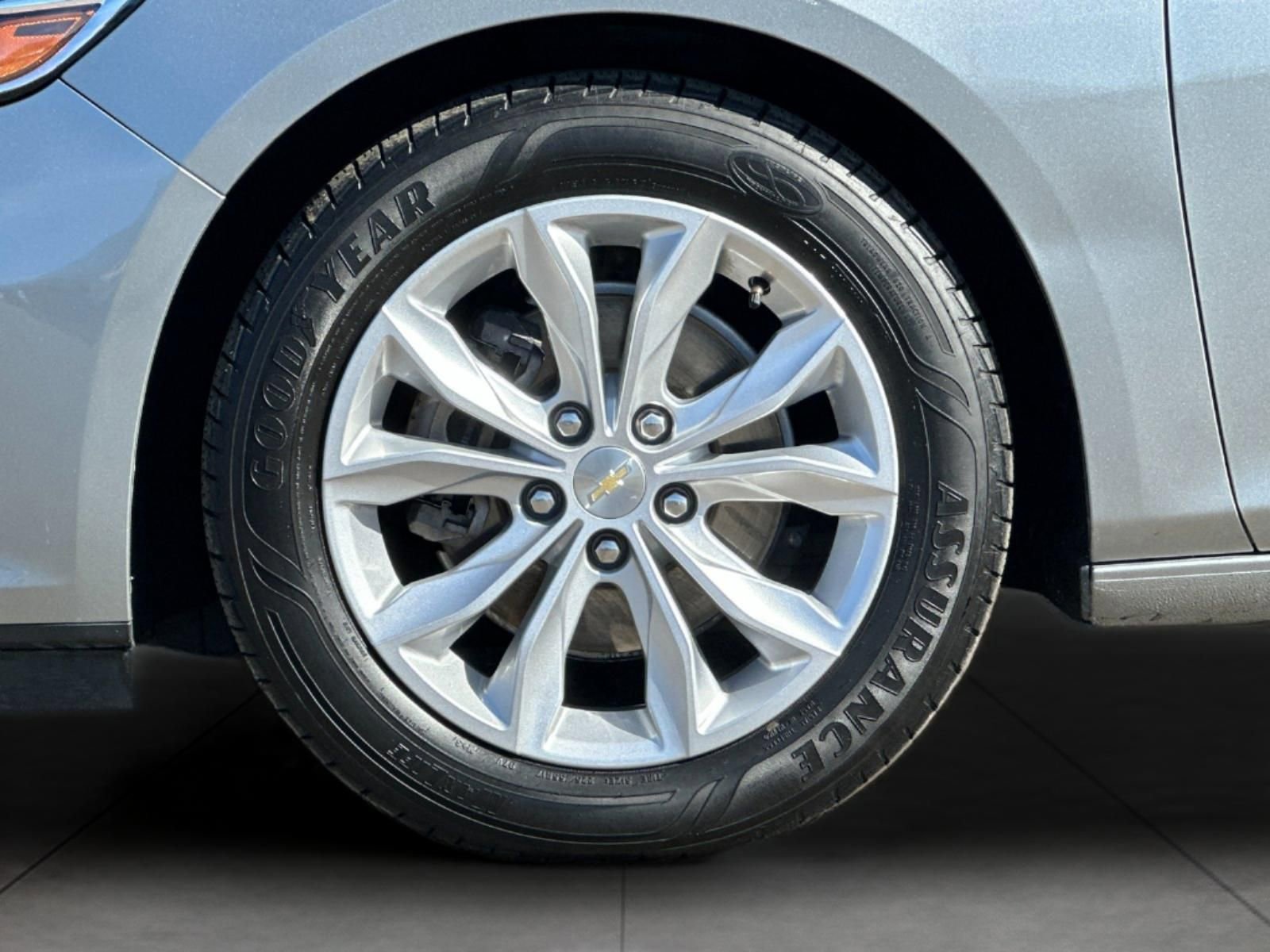 Used 2023 Chevrolet Malibu LT FWD image 23
