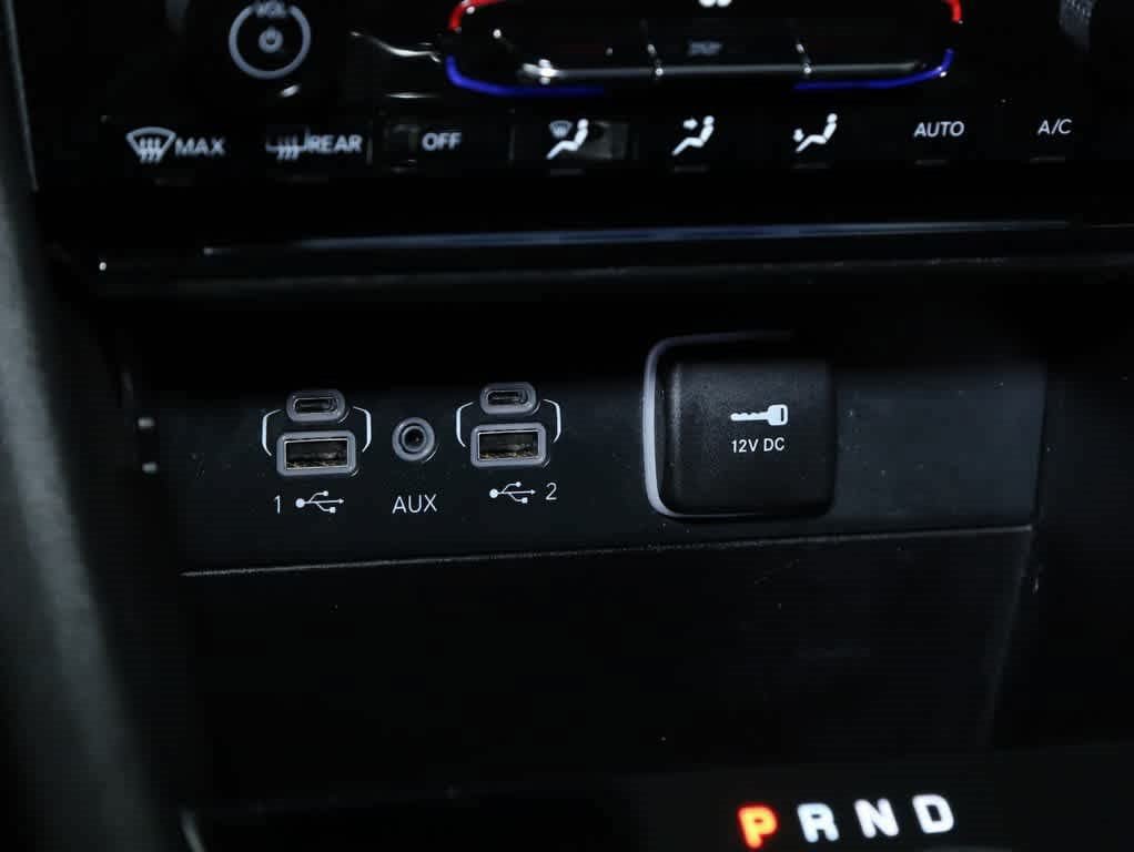 Used 2023 Jeep Grand Cherokee Laredo AWD/4WD image 28