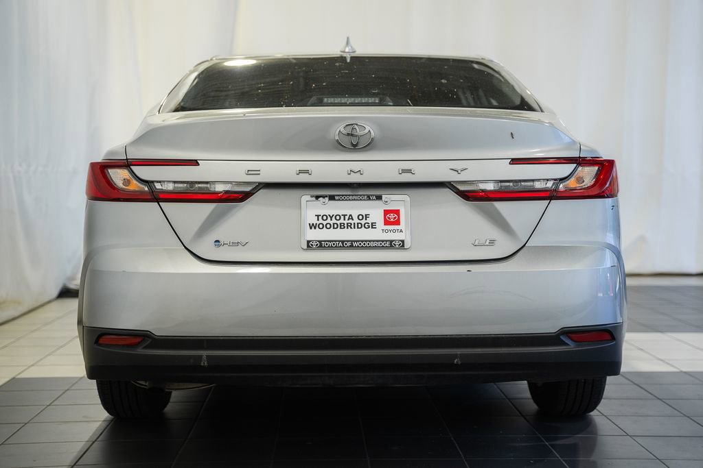Used 2025 Toyota Camry LE image 5