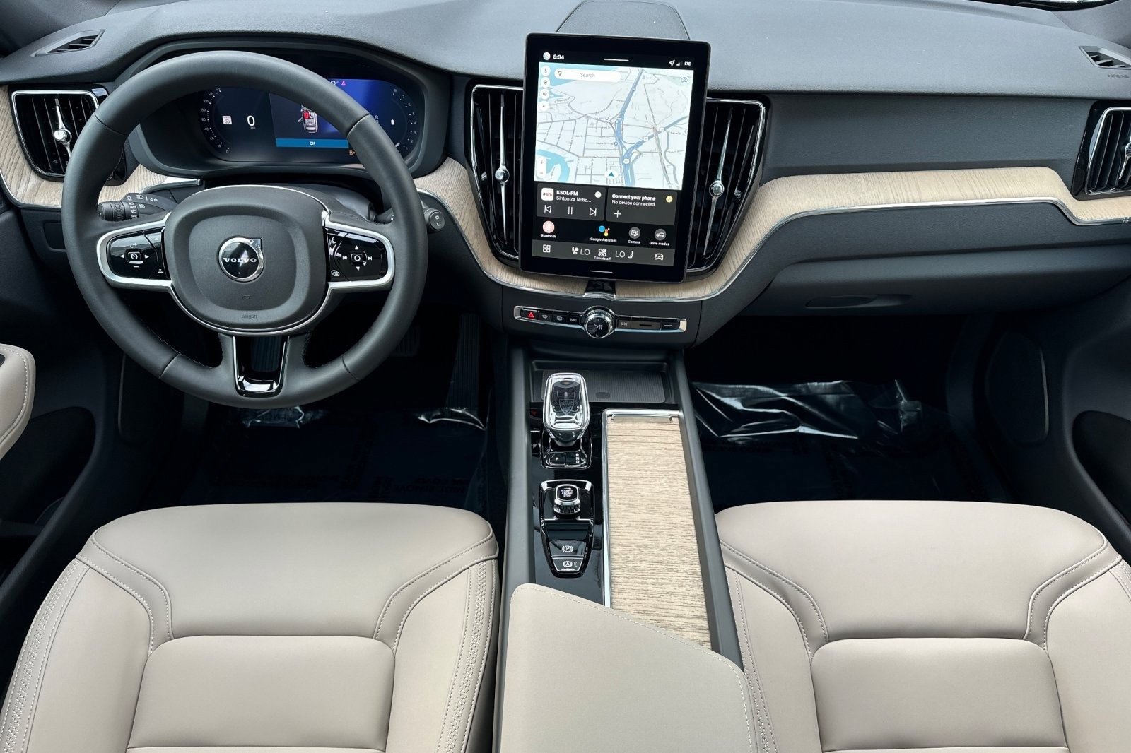 New 2026 Volvo XC60 B5 Plus w/ Protection Package Premier image 3