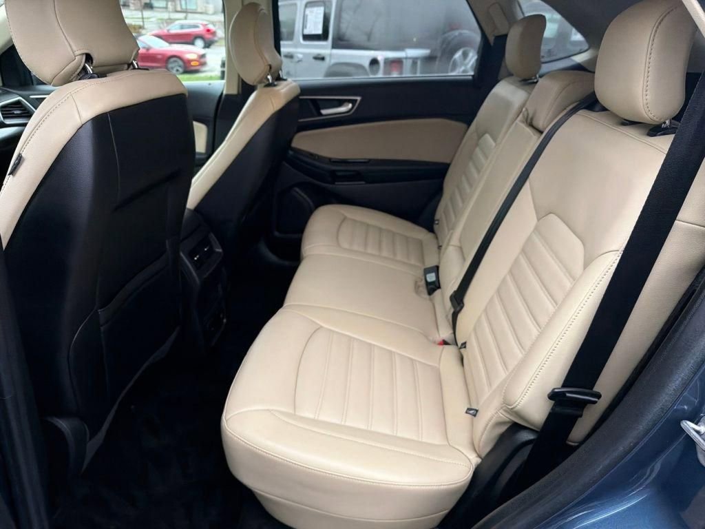 Used 2018 Ford Edge SEL w/ Equipment Group 201A AWD/4WD image 22