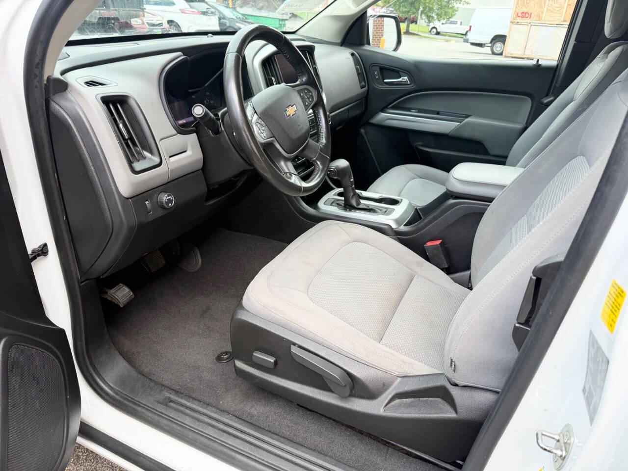 Used 2020 Chevrolet Colorado LT w/ Safety Package RWD image 5
