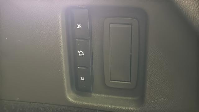 Used 2023 Lincoln Aviator Grand Touring w/ Equipment Group 301A AWD/4WD image 31