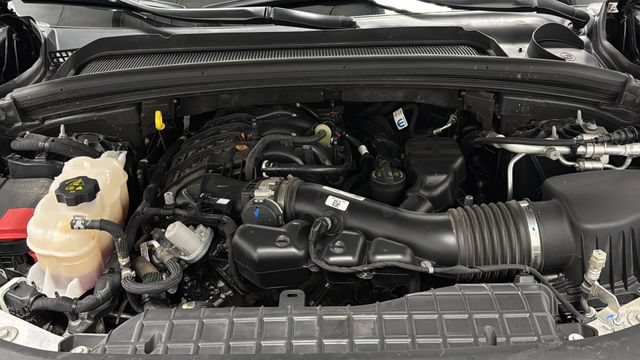 Used 2024 Jeep Grand Cherokee Limited w/ Luxury Tech Group II AWD/4WD image 27