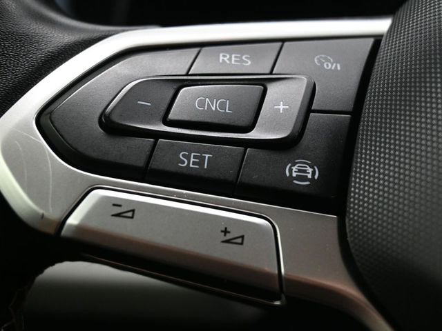 Used 2022 Volkswagen Taos SE w/ Panoramic Sunroof Package AWD/4WD image 25