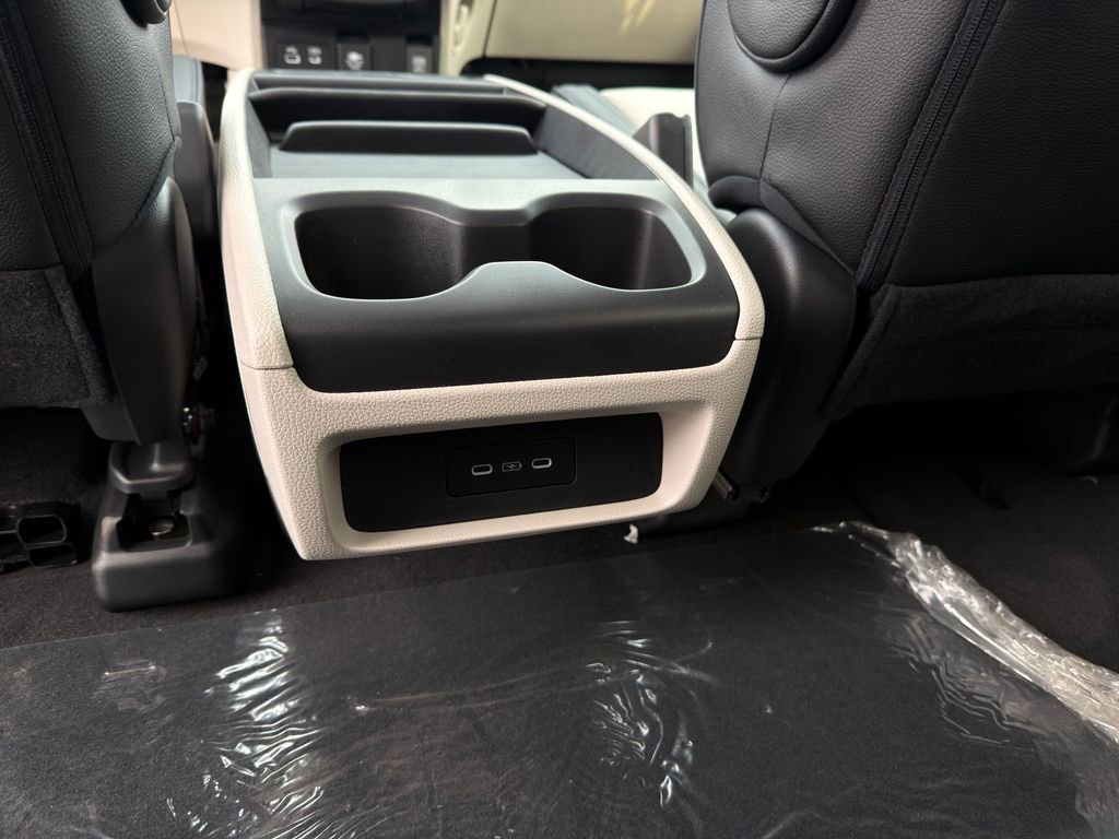 Used 2026 Honda Odyssey Elite image 40