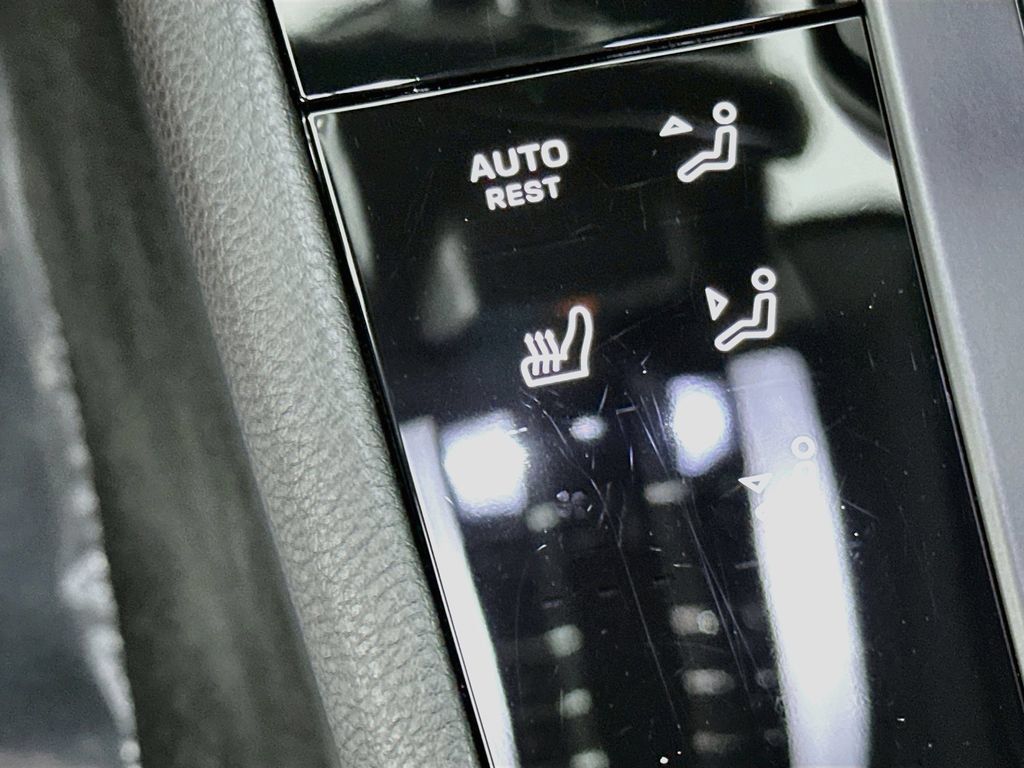 Certified 2024 Porsche Macan Turbo AWD/4WD image 22