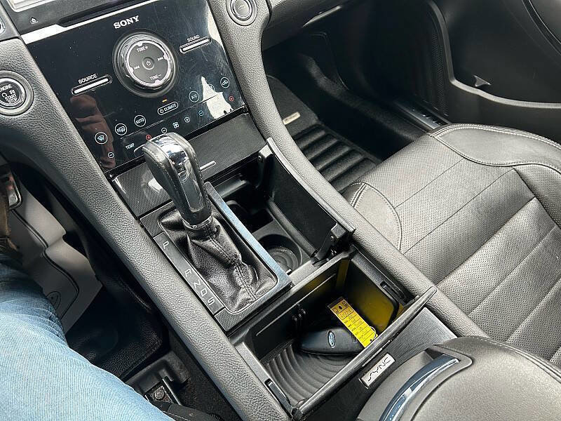 Used 2018 Ford Taurus SHO image 74