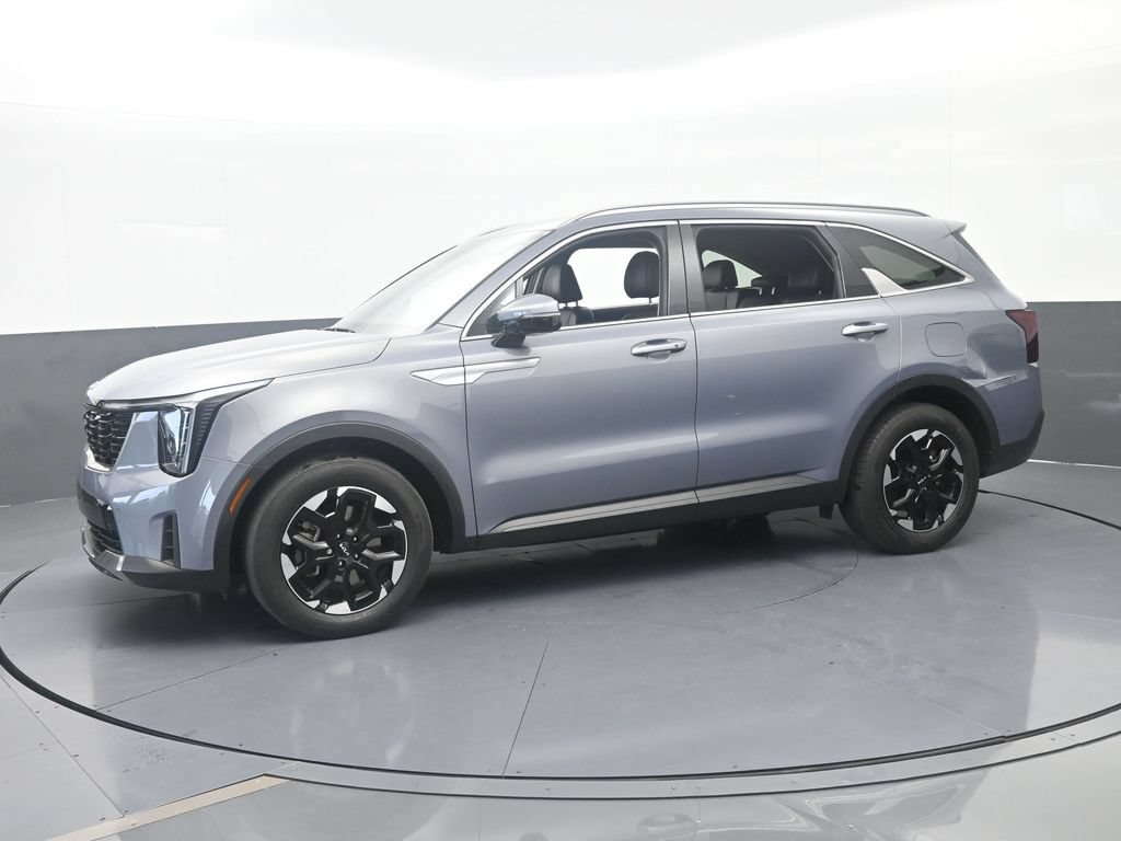 Used 2024 Kia Sorento S FWD image 2