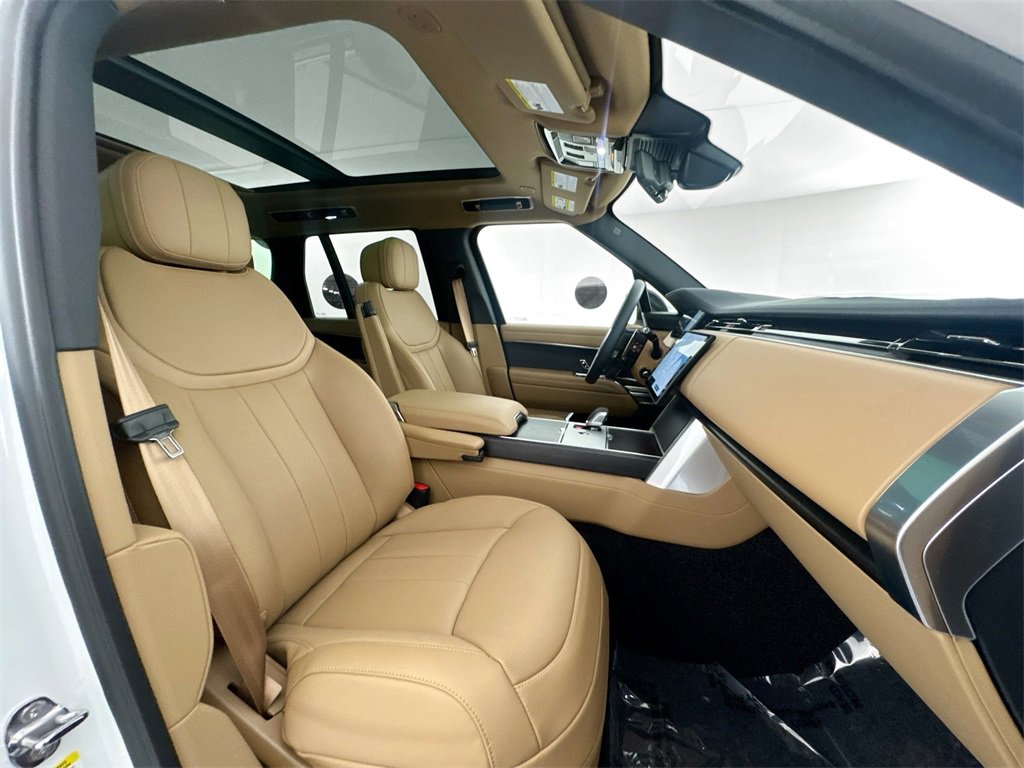 New 2025 Land Rover Range Rover SE image 27