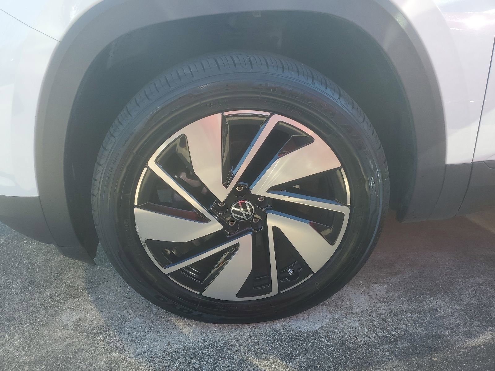 Used 2025 Volkswagen Atlas SE image 7