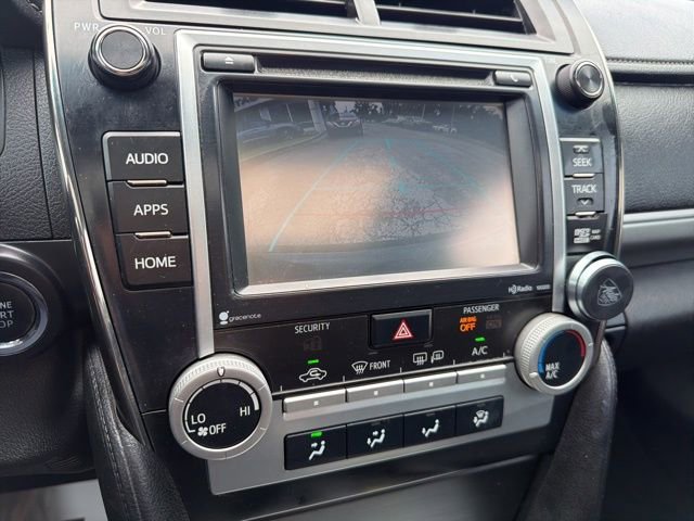 Used 2014 Toyota Camry SE w/ Moonroof Package FWD image 29