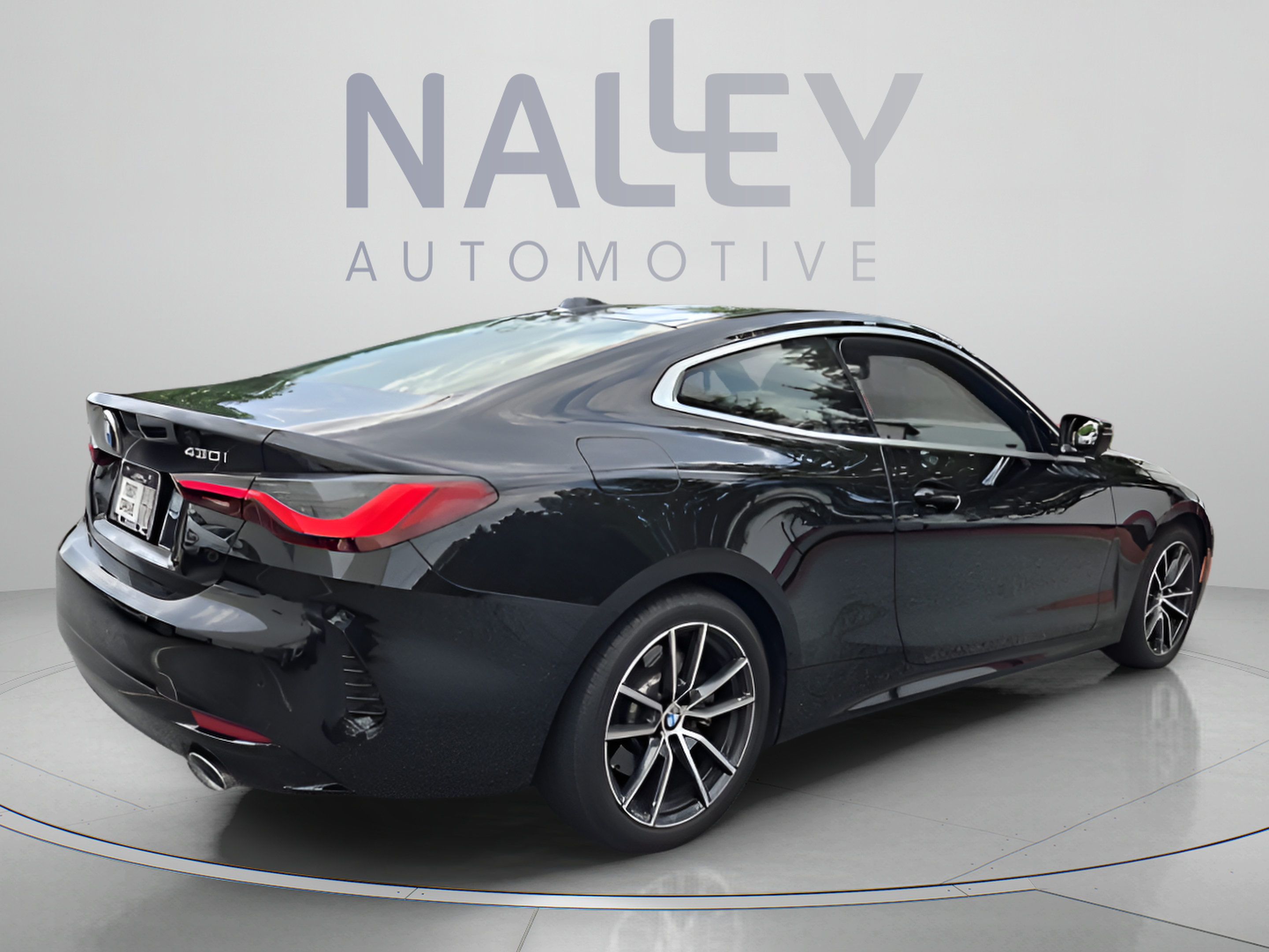 Used 2026 BMW 430i xDrive Coupe w/ Premium Package AWD/4WD image 4