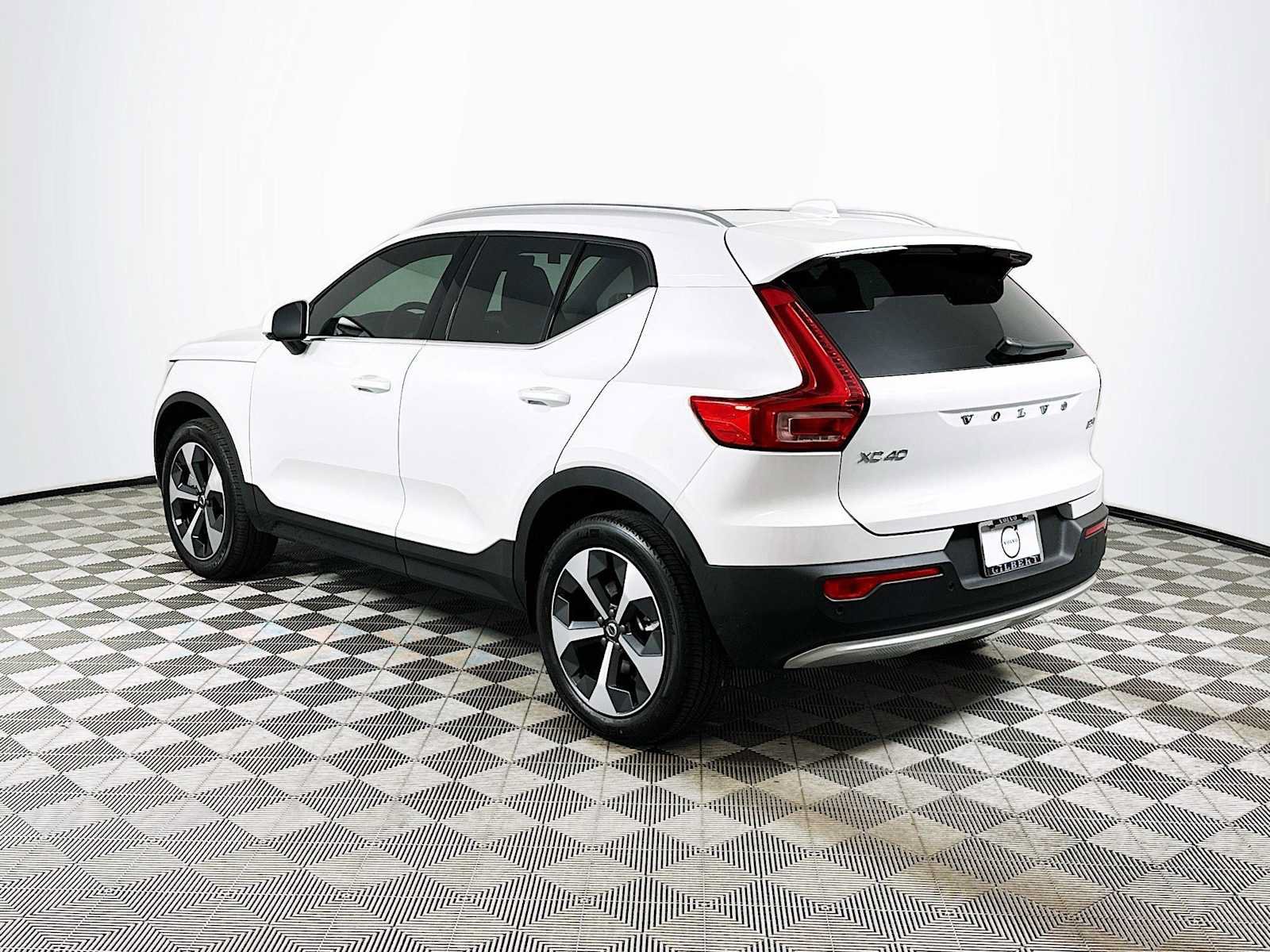 Certified 2025 Volvo XC40 B5 Core w/ Protection Package Premier AWD/4WD image 5
