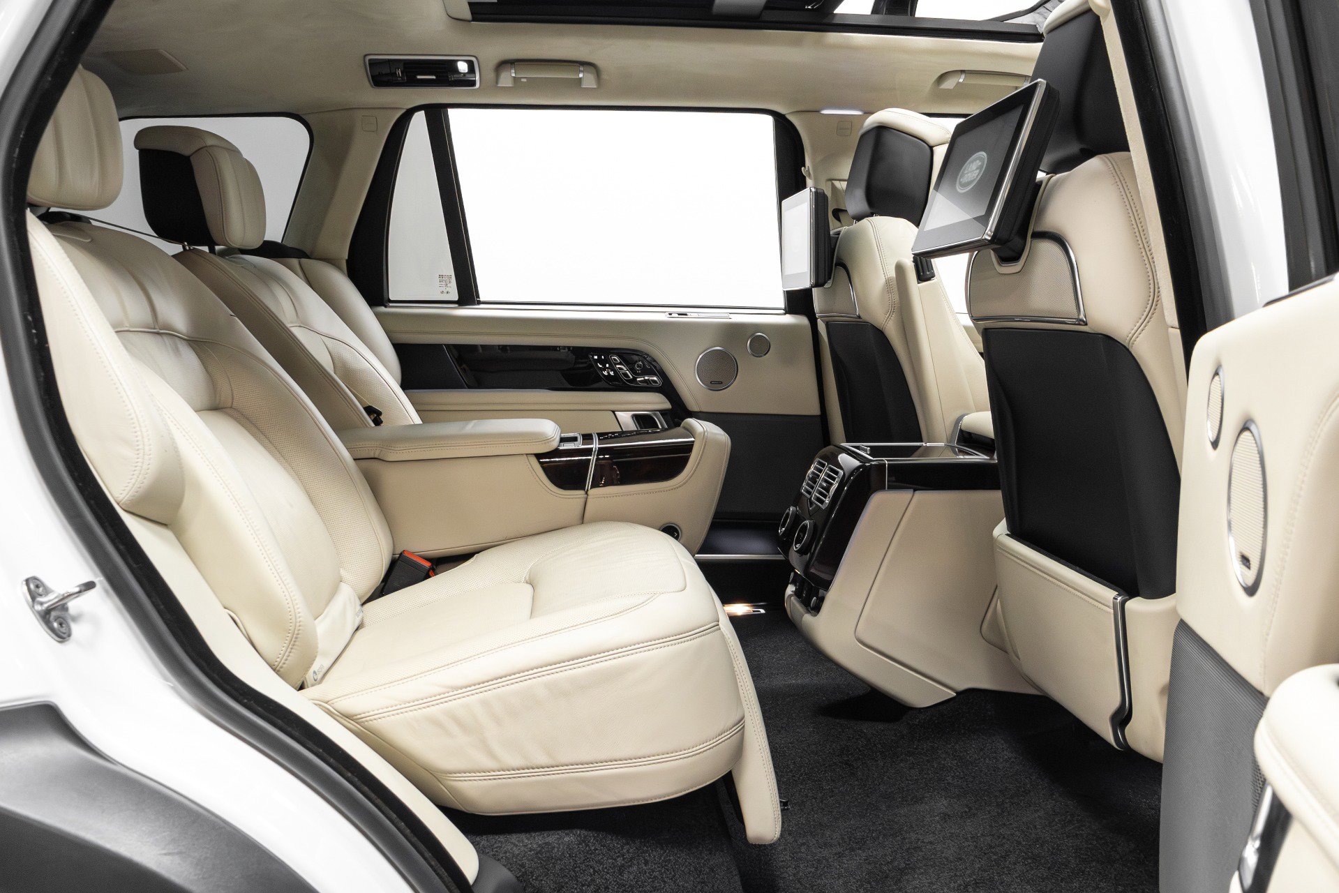 Used 2019 Land Rover Range Rover Long Wheelbase Autobiography image 22