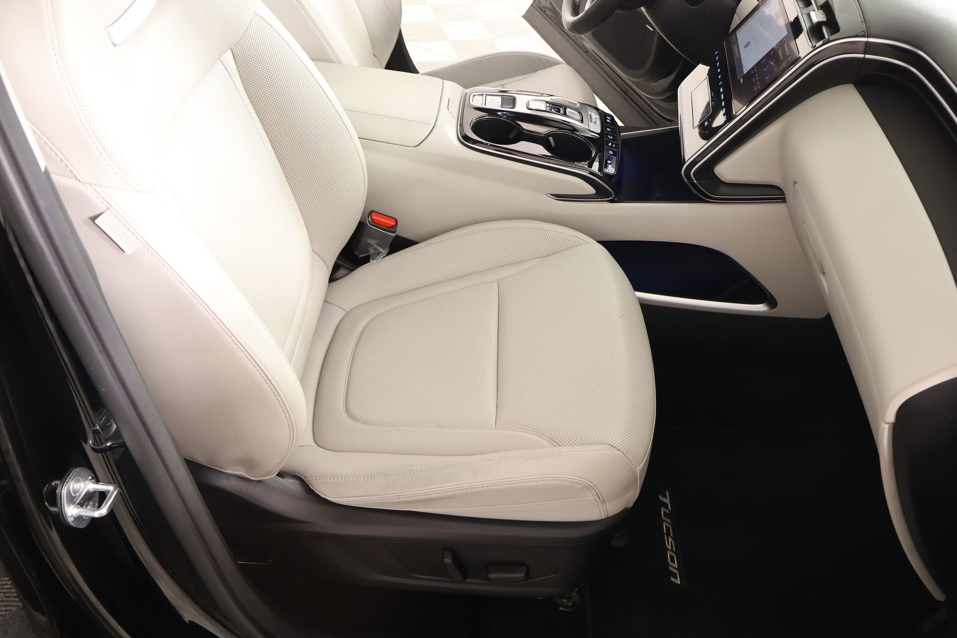 Certified 2023 Hyundai Tucson Limited image 14