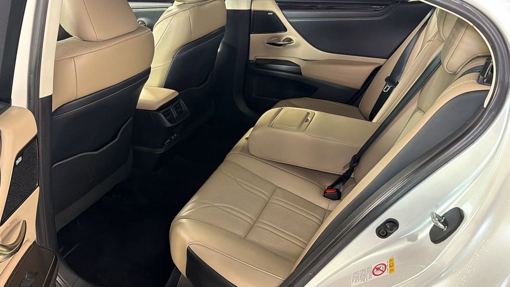 Used 2019 Lexus ES 350 Ultra Luxury w/ Accessory Package 2 image 14