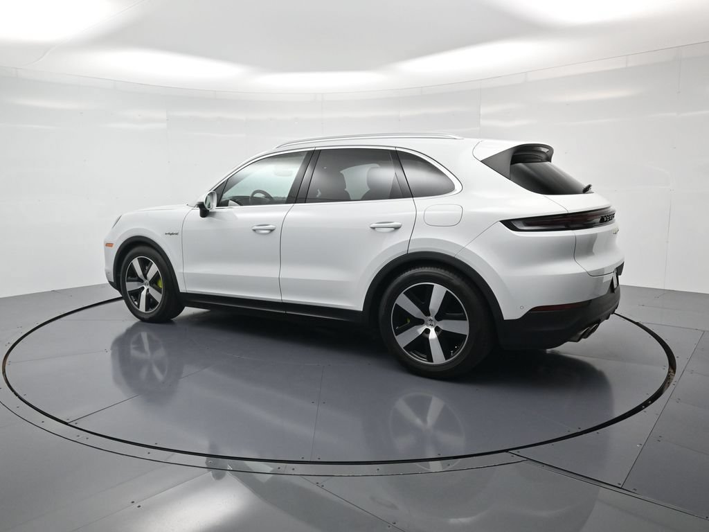 Certified 2026 Porsche Cayenne S AWD/4WD image 3