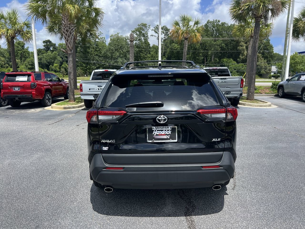 Used 2025 Toyota RAV4 XLE Premium FWD image 9