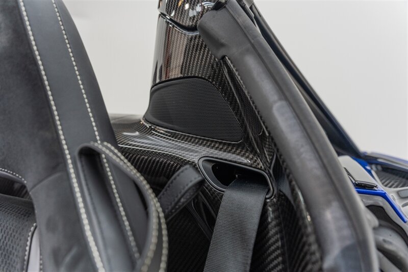 Used 2024 McLaren 750S Spider RWD image 44
