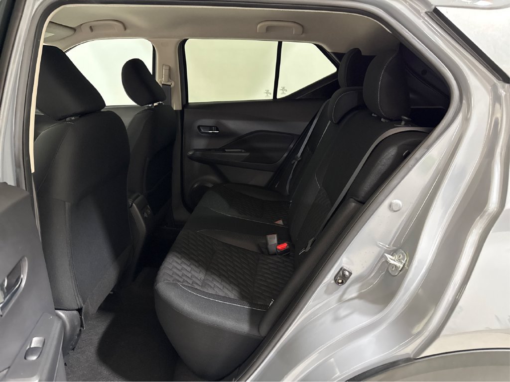 Used 2021 Nissan Kicks SV FWD image 27