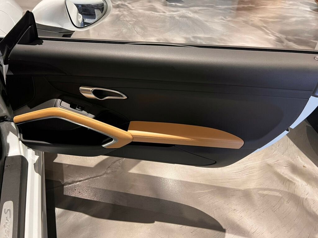 Used 2019 Porsche 718 Boxster RWD image 27