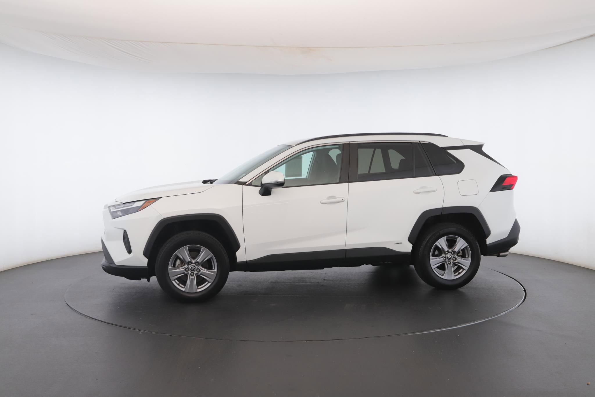Used 2022 Toyota RAV4 XLE image 41