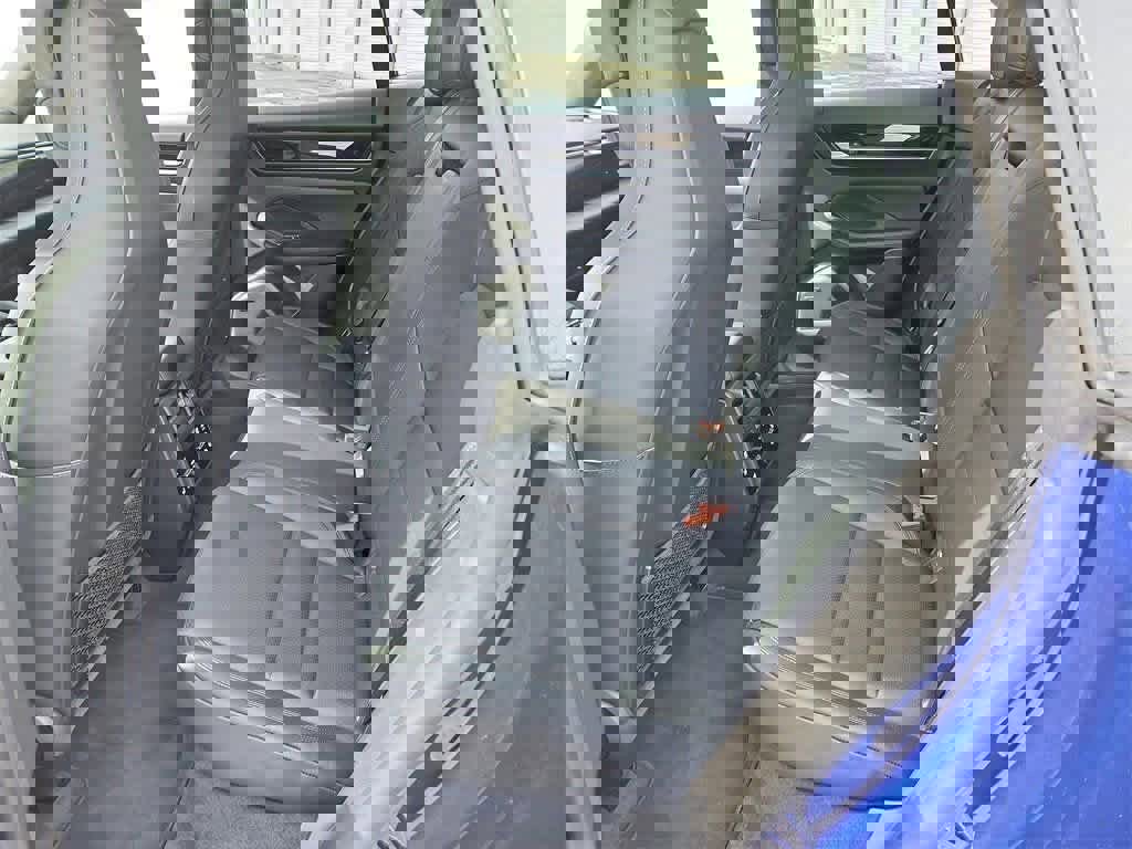 Used 2025 Porsche Macan 4S Electric image 39