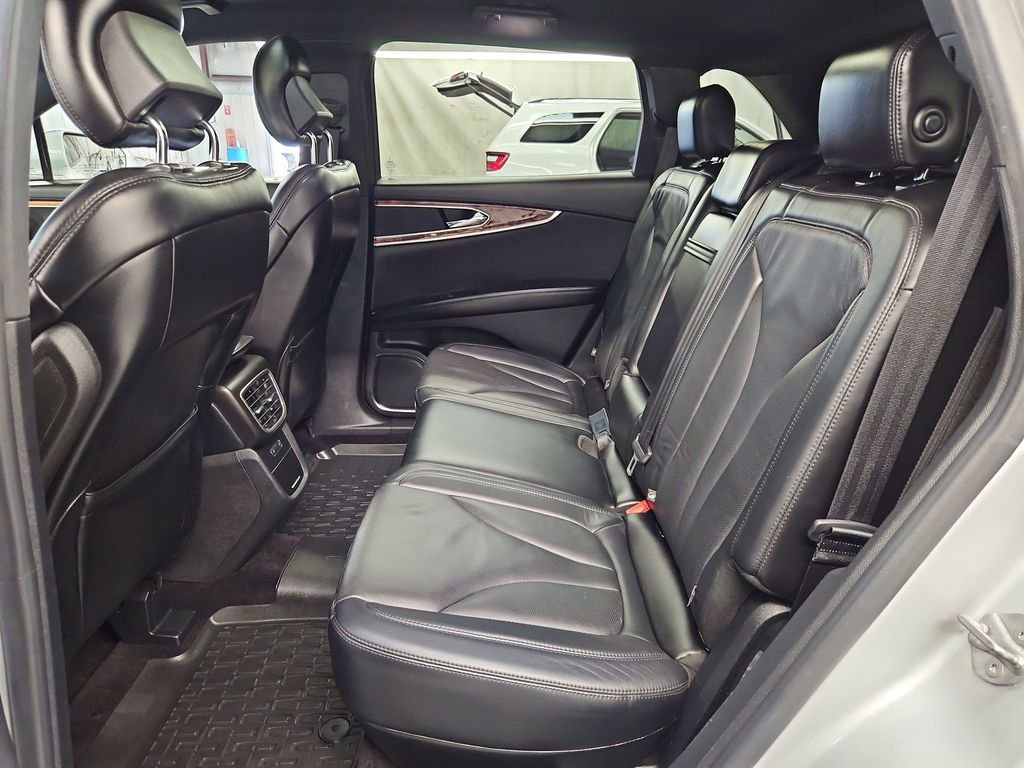 Used 2016 Lincoln MKX Reserve w/ Equipment Group 102A AWD/4WD image 27