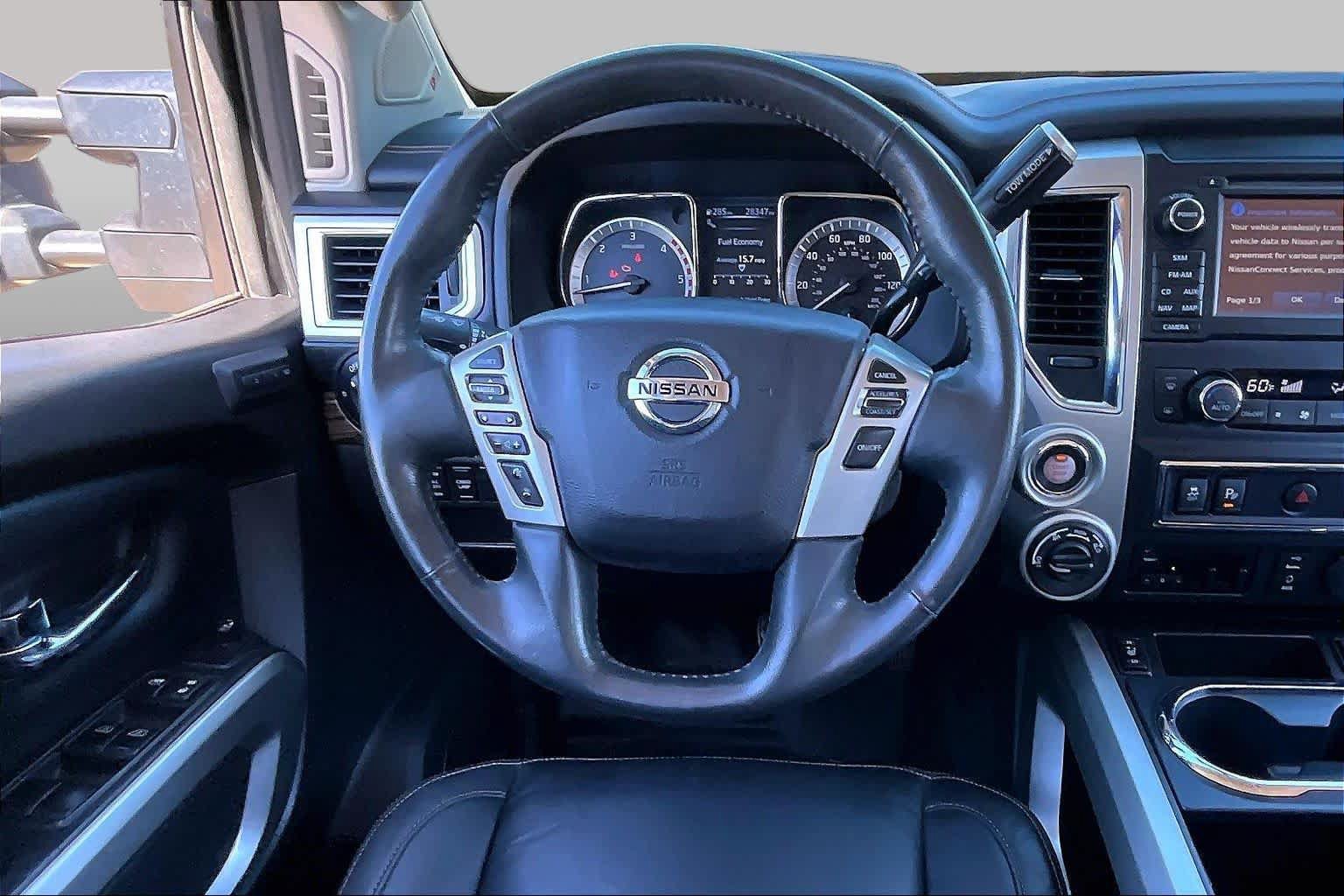 Used 2017 Nissan Titan SL AWD/4WD image 6