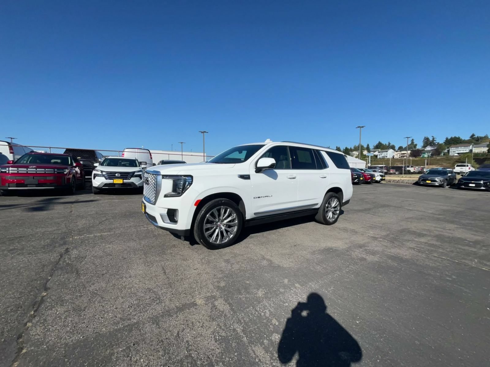 Used 2021 GMC Yukon Denali w/ Denali Premium Package AWD/4WD image 7