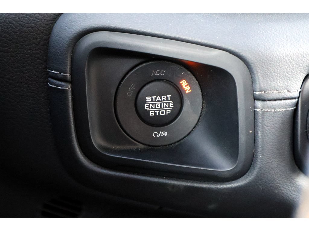 Used 2024 Jeep Wrangler Unlimited Sahara w/ Technology Group AWD/4WD image 9
