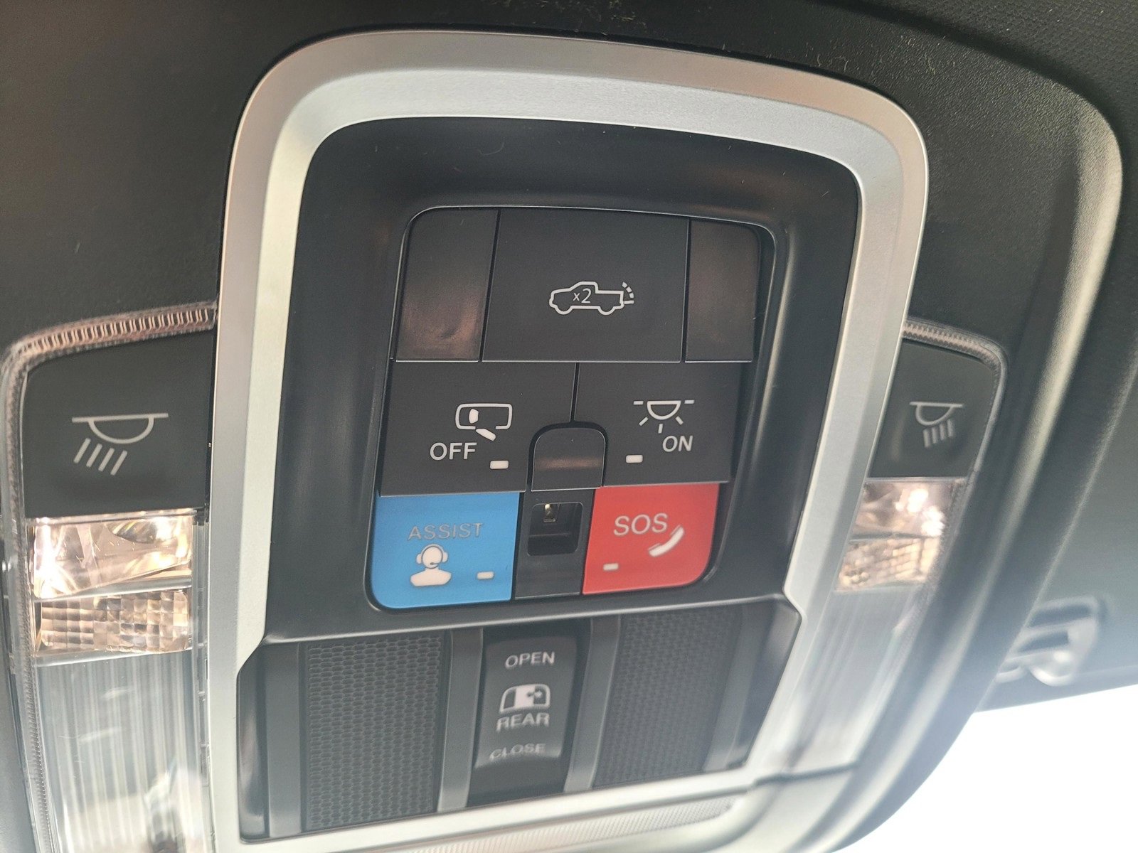 New 2026 RAM 1500 4x4 Crew Cab image 21