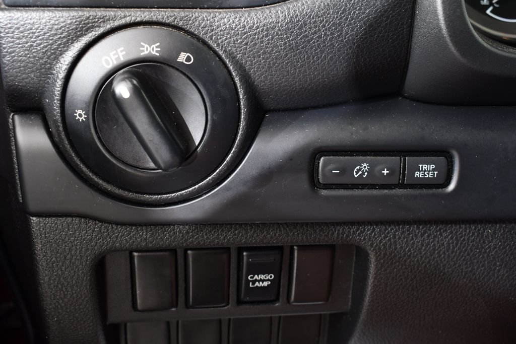 Used 2019 Nissan Titan S AWD/4WD image 29