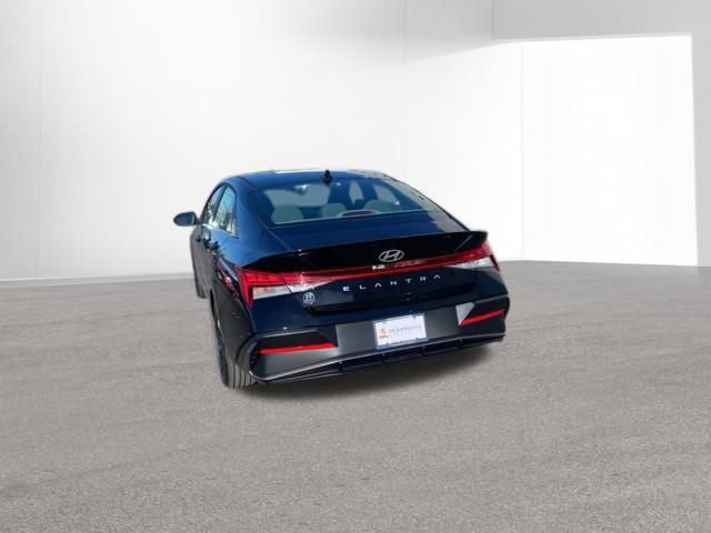 New 2026 Hyundai Elantra SEL Sport image 4
