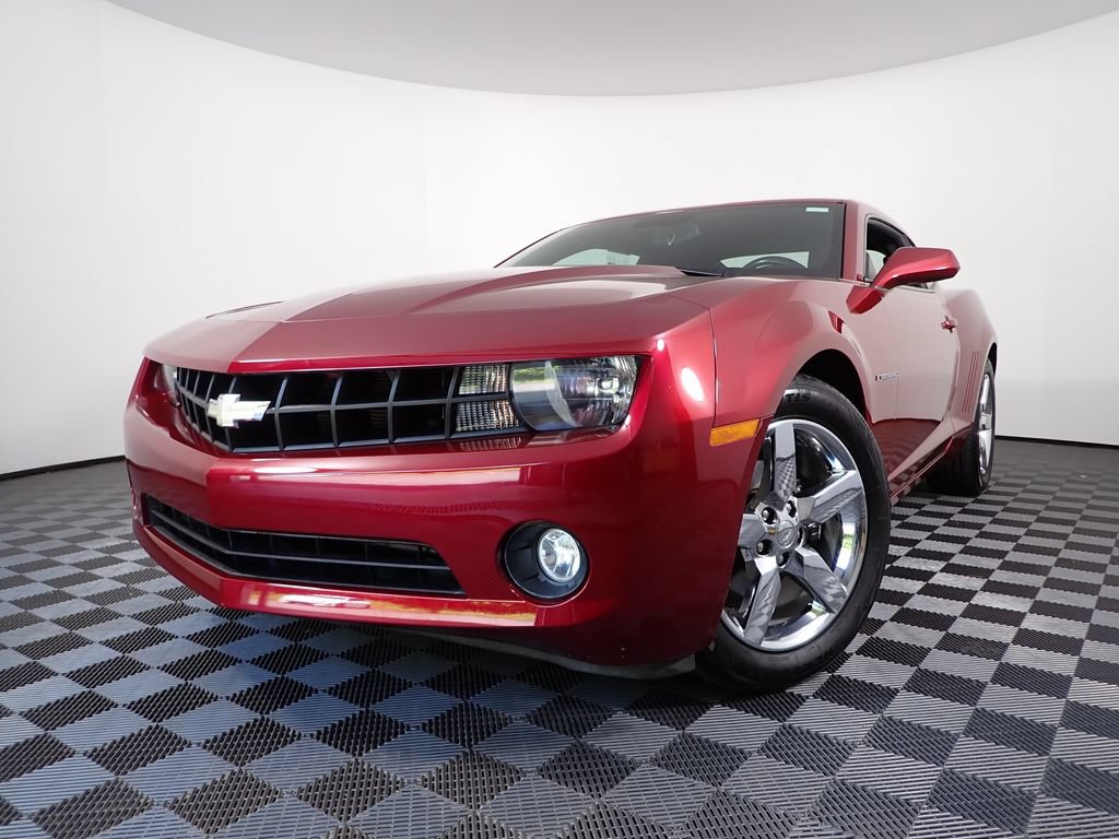 Used 2010 Chevrolet Camaro LT RWD image 2