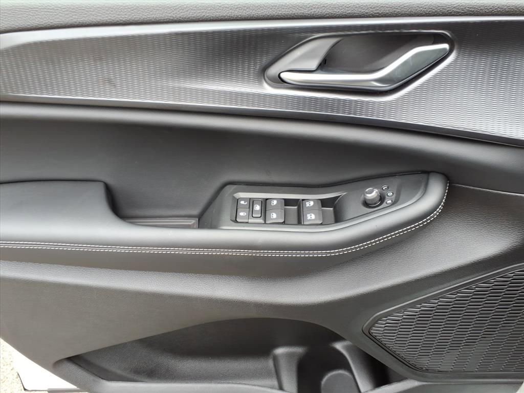 New 2025 Jeep Grand Cherokee L Altitude image 16