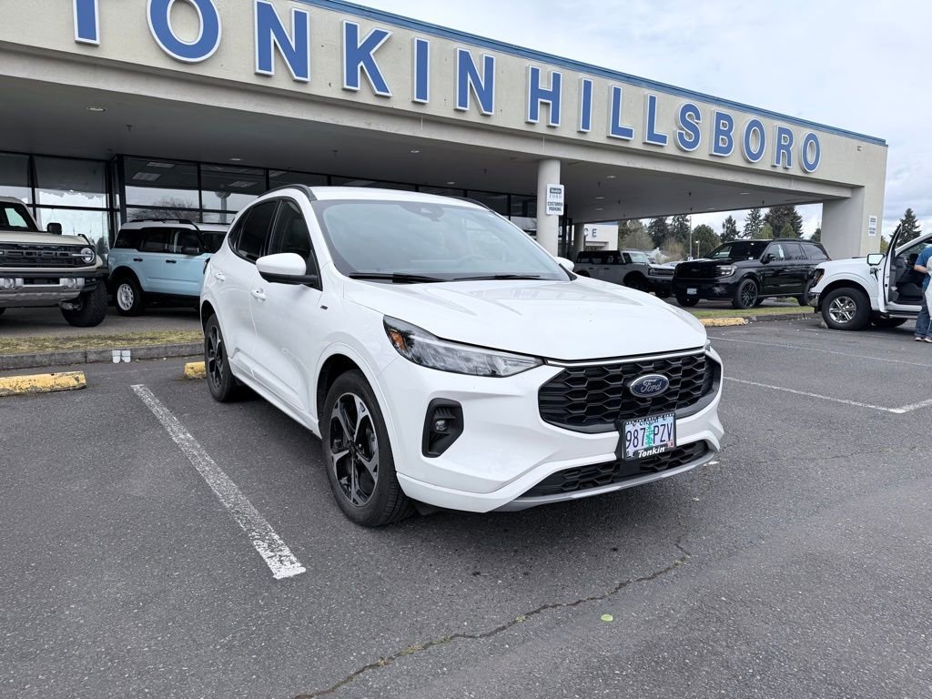 Used 2023 Ford Escape ST-Line Select w/ Tech Pack #2 image 7
