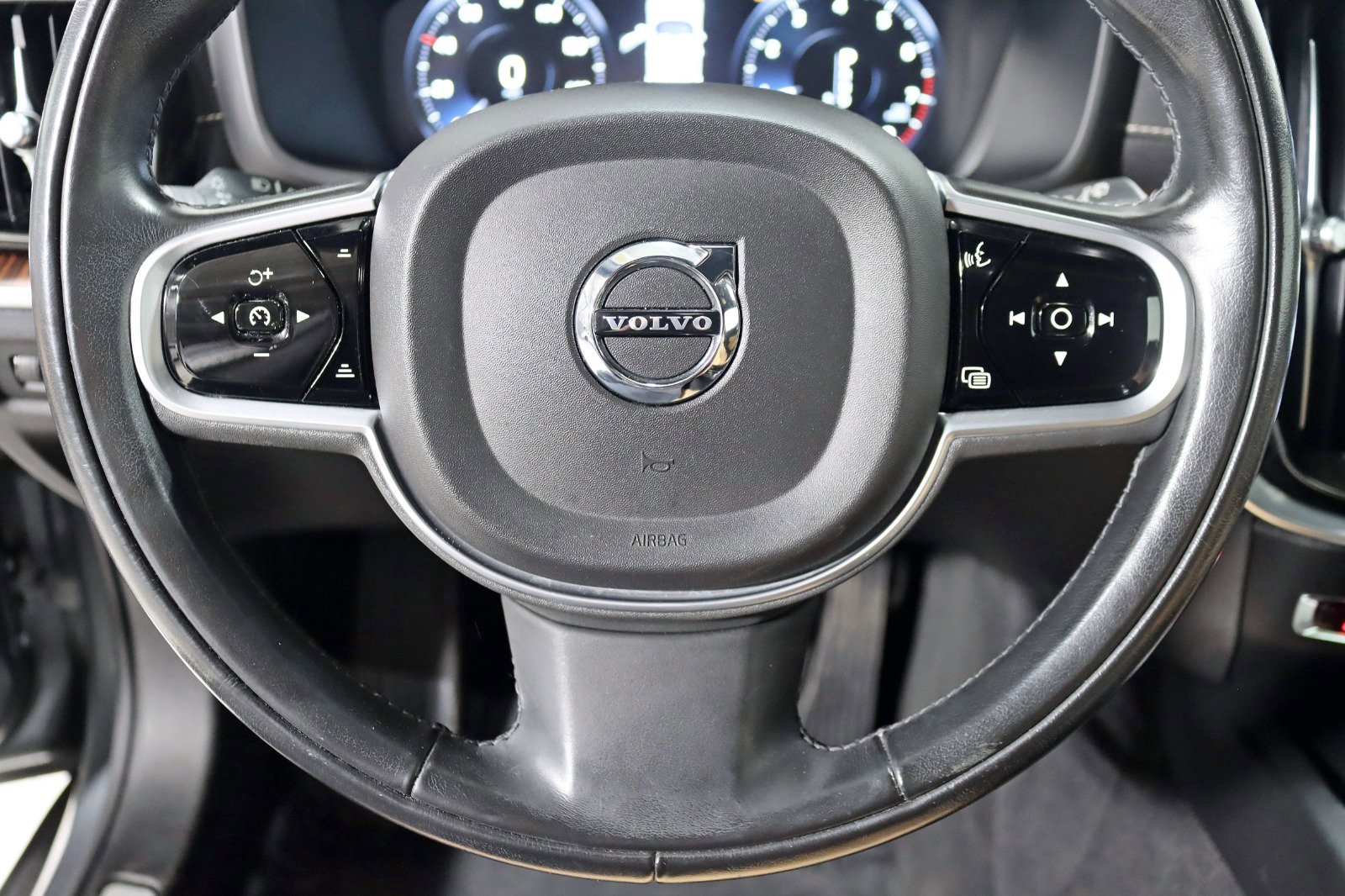 Used 2020 Volvo V60 T5 Cross Country image 15